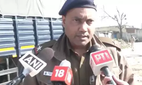 रिहायशी इलाके में Bomb का खोल मिला, सेना बुलाई गई रिहायशी इलाके में Bomb का खोल मिला, सेना बुलाई गई