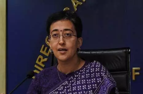 Delhi CM Atishi आज इस्तीफा देंगी, भाजपा ने AAP के दशक भर के शासन को खत्म कर दिया