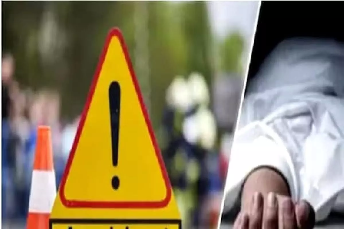 Ujjain: ट्रक-कार की टक्कर में पुलिसकर्मी समेत 3 की मौत, एक गंभीर Ujjain: ट्रक-कार की टक्कर में पुलिसकर्मी समेत 3 की मौत, एक गंभीर