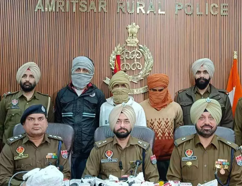 Amritsar: ग्रामीण पुलिस ने 3.4 किलोग्राम हेरोइन के साथ 6 लोगों को पकड़ा