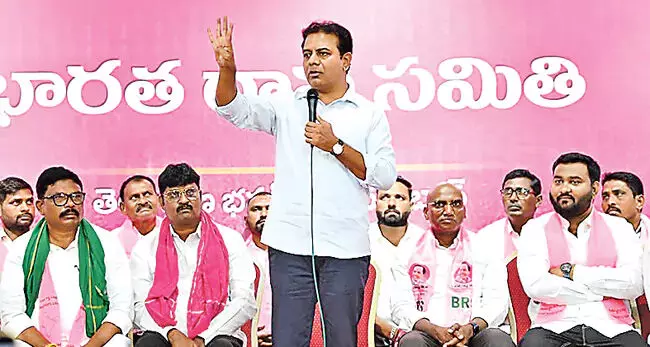 KTR: कांग्रेस नेता लोगों के बीच घूमने की स्थिति में नहीं