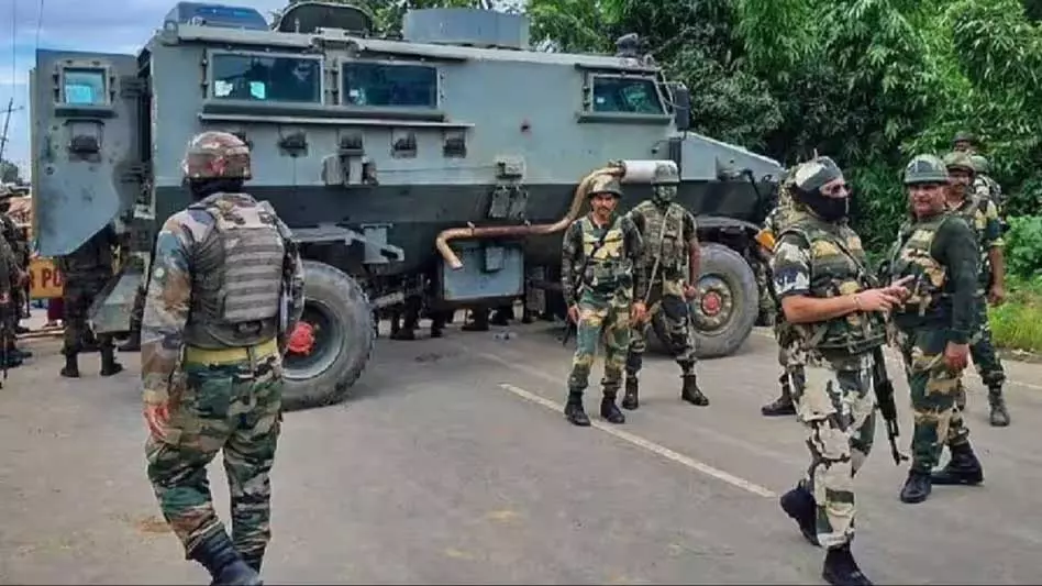 Manipur : थौबल में आईआरबी चौकी से हथियार-गोला-बारूद लूटा गया Manipur : थौबल में आईआरबी चौकी से हथियार-गोला-बारूद लूटा गया
