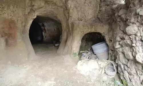 त्राल की प्राचीन गुफकराल गुफाएं उपेक्षा का शिकार, निवासियों ने संरक्षण की मांग की त्राल की प्राचीन गुफकराल गुफाएं उपेक्षा का शिकार, निवासियों ने संरक्षण की मांग की
