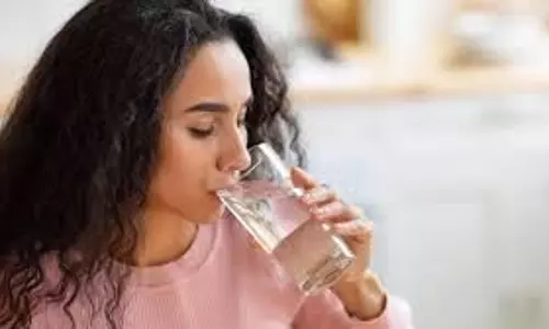 Health:  गर्म पानी में मिलाकर खाली पेट पिएं ये चीज, वजन घटाने के लिए जादुई साबित होगी ये नेचुरल ड्रिंक