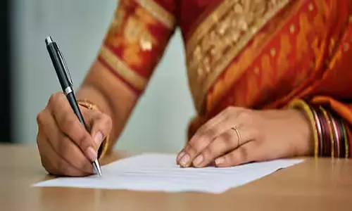 Bhopal: सरपंच सदस्य ने स्टाम्प पेपर पर हस्ताक्षर करके अपनी शक्तियां और अधिकार सौंप दिए Bhopal: सरपंच सदस्य ने स्टाम्प पेपर पर हस्ताक्षर करके अपनी शक्तियां और अधिकार सौंप दिए