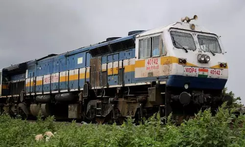 भारतीय रेल: कश्मीर चलें हम! भारतीय रेल: कश्मीर चलें हम!