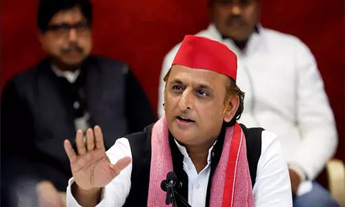 Akhilesh Yadav ने महाकुंभ के दौरान उत्तर प्रदेश में वाहनों के टोल में छूट की मांग की