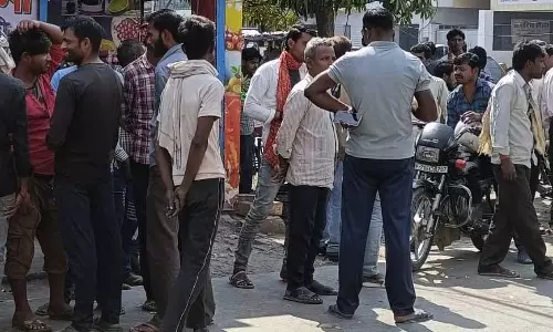 प्रचार ठेकेदारों के जलवे, चाय-नाश्ते के साथ मुंहमांगी मजदूरी