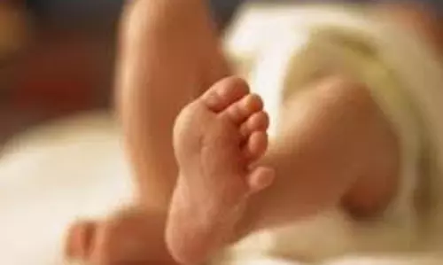 Haryana: उबलते पानी में गिरा दो साल का बच्चा, इलाज के दौरान बच्चे की मौत