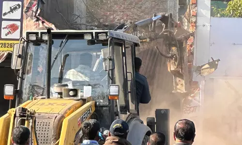 BIG BREAKING: 110 दुकानों पर बुलडोजर, भारी संख्या में पुलिस बल तैनात, 8 SDM भी मौजूद BIG BREAKING: 110 दुकानों पर बुलडोजर, भारी संख्या में पुलिस बल तैनात, 8 SDM भी मौजूद