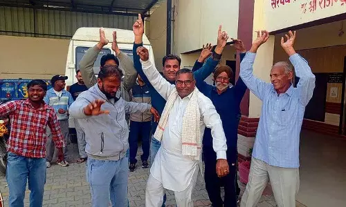 Haryana : मनजिंदर सिंह सिरसा की जीत पर बाजेकां गांव में जश्न का माहौल