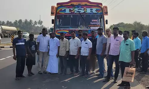 Tamil Nadu: निजी बसें पेरुमानल्लूर तक नहीं पहुंचती, उन्हें जब्त कर लिया जा रहा