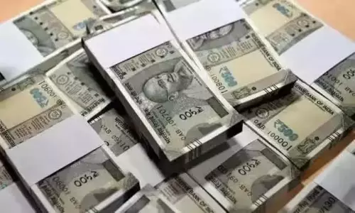 Telangana: बस ब्रेकफास्ट स्टॉप के दौरान यात्री से 23 लाख रुपये चोरी