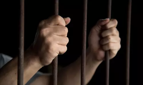 UP: एक व्यक्ति ने प्यार के लिए अवैध रूप से सीमा पार की