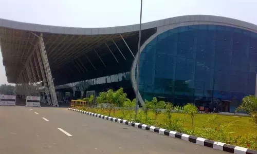 Kerala : तिरुवनंतपुरम हवाई अड्डे पर ड्रोन हमले की धमकी के बाद अधिकारियों ने सतर्कता बढ़ा Kerala : तिरुवनंतपुरम हवाई अड्डे पर ड्रोन हमले की धमकी के बाद अधिकारियों ने सतर्कता बढ़ा