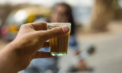 अपनी नियमित चाय को स्वास्थ्यवर्धक बनाने के लिए 5 स्मार्ट टिप्स अपनी नियमित चाय को स्वास्थ्यवर्धक बनाने के लिए 5 स्मार्ट टिप्स