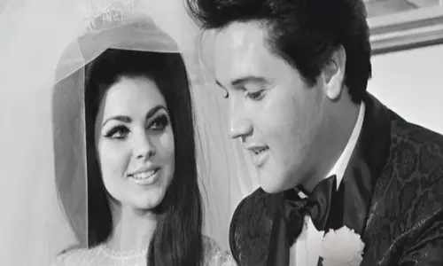 Priscilla Presley ने खुलासा किया कि कैसे उन्हें फैन मेल के ज़रिए एल्विस के अफेयर्स के बारे में पता चला Priscilla Presley ने खुलासा किया कि कैसे उन्हें फैन मेल के ज़रिए एल्विस के अफेयर्स के बारे में पता चला