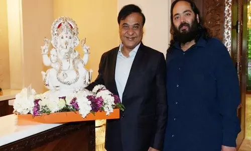 Assam CM ने मुकेश अंबानी और अनंत अंबानी से मुलाकात की