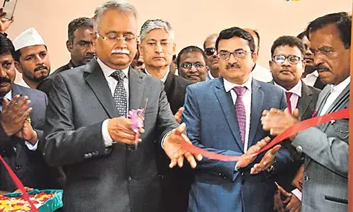 Andhra: 15.18 करोड़ रुपये की लागत से निर्मित न्यायालय भवन परिसर का उद्घाटन किया Andhra: 15.18 करोड़ रुपये की लागत से निर्मित न्यायालय भवन परिसर का उद्घाटन किया