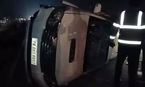 तेज रफ्तार Fortuner ने मोटरसाइकिल को टक्कर मारी, एक की मौत