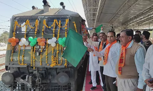 Dungarpur रेलवे स्टेशन से 380 यात्री रामेश्वरम के लिए रवाना