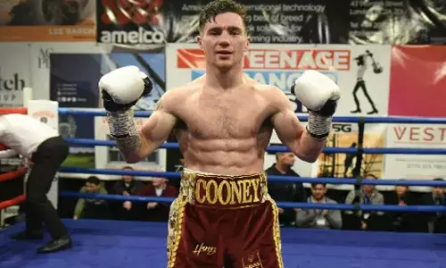 सेल्टिक सुपर-फेदरवेट खिताब की हार के एक सप्ताह बाद Boxer जॉन कूनी की मौत सेल्टिक सुपर-फेदरवेट खिताब की हार के एक सप्ताह बाद Boxer जॉन कूनी की मौत