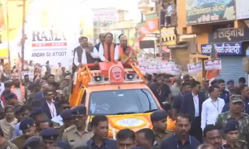 मुख्यमंत्री विष्णुदेव साय ने दुर्ग में निकाला विशाल रोड़ शो मुख्यमंत्री विष्णुदेव साय ने दुर्ग में निकाला विशाल रोड़ शो