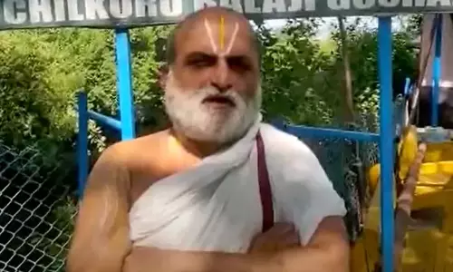 Hyderabad : बालाजी मंदिर के पुजारी रंगराजन पर हमला, पुलिस में शिकायत दर्ज