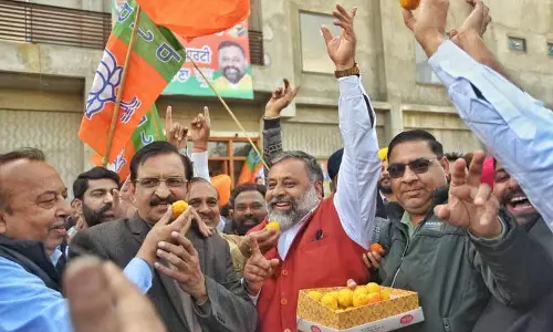 दिल्ली चुनाव में BJP की जीत पर शहर के नेताओं ने मनाया जश्न दिल्ली चुनाव में BJP की जीत पर शहर के नेताओं ने मनाया जश्न