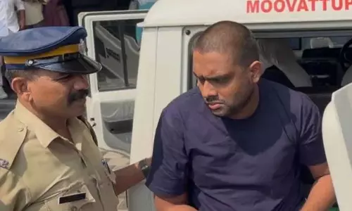 Kerala :   पुलिस ने राजनीतिक संबंधों और भारी भुगतान का खुलासा किया