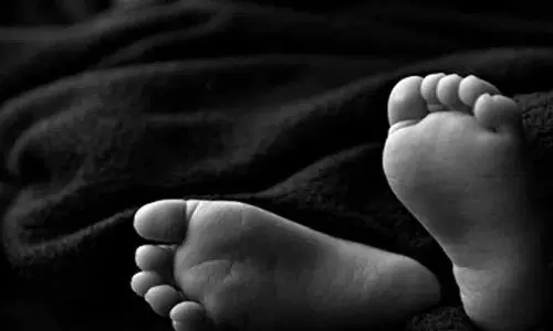 Hyderabad: भाई को अलविदा कहते समय बालकनी से गिरा बच्चा, मौत