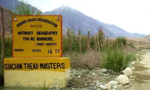 BRO SGR-लेह राजमार्ग पर संकेतों में उर्दू को शामिल करेगा BRO SGR-लेह राजमार्ग पर संकेतों में उर्दू को शामिल करेगा