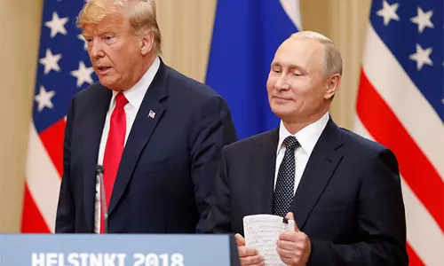 Trump ने खुलासा किया कि उन्होंने रूस-यूक्रेन संकट पर बातचीत के लिए पुतिन से बात की Trump ने खुलासा किया कि उन्होंने रूस-यूक्रेन संकट पर बातचीत के लिए पुतिन से बात की