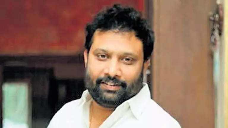 Andhra: जन सेना पार्टी ने किरण रॉयल के खिलाफ जबरन वसूली के आरोपों की जांच शुरू Andhra: जन सेना पार्टी ने किरण रॉयल के खिलाफ जबरन वसूली के आरोपों की जांच शुरू