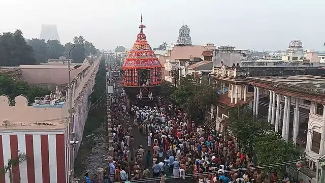 श्रीरंगम मंदिर ताइथेरोत्तम: मंदिर में उमड़े हजारों श्रद्धालु