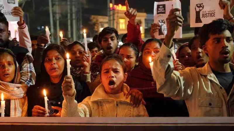 Ludhiana: मृत गैंगस्टर के लिए न्याय की मांग को लेकर कैंडल मार्च Ludhiana: मृत गैंगस्टर के लिए न्याय की मांग को लेकर कैंडल मार्च
