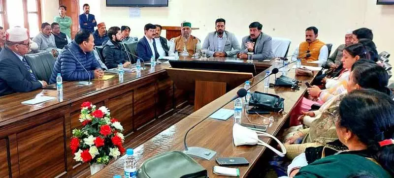 Kutlahad MLA ने की विकास कार्यों की समीक्षा Kutlahad MLA ने की विकास कार्यों की समीक्षा