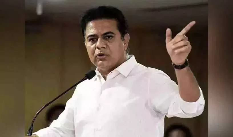 KT Rama Rao ने चिलकुर के मुख्य पुजारी पर हमले पर चुप्पी को लेकर भाजपा और कांग्रेस की आलोचना की KT Rama Rao ने चिलकुर के मुख्य पुजारी पर हमले पर चुप्पी को लेकर भाजपा और कांग्रेस की आलोचना की
