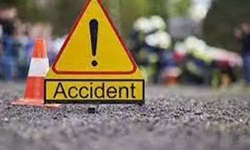 Rajasthan: कुंभ स्नान के लिए जा रहे यात्रियों से भरा वाहन ट्रक से टकराया, 10 लोग घायल Rajasthan: कुंभ स्नान के लिए जा रहे यात्रियों से भरा वाहन ट्रक से टकराया, 10 लोग घायल