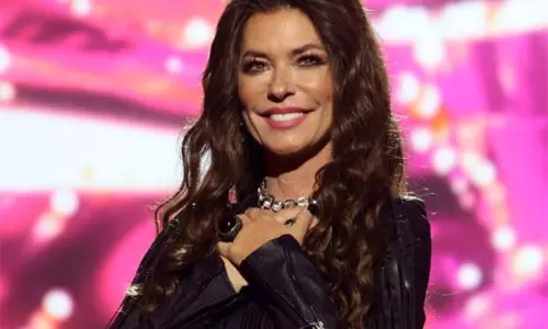 Shania Twain ने अगली पीढ़ी के संगीतकारों को उनसे प्रेरणा लेने के बारे में बताया