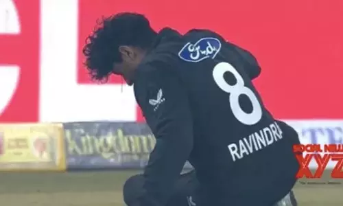त्रिकोणीय सीरीज के मैच में रचिन रविंद्र के सिर में चोट लगने के लिए फ्लडलाइट को जिम्मेदार ठहराया गया