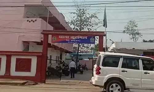 ड्यूटी के दौरान सोने का आरोप, हॉस्पिटल में डॉक्टर की पिटाई