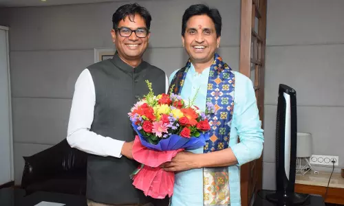 मंत्री ओपी चौधरी ने कवि कुमार विश्वास को जन्मदिन की बधाई दी मंत्री ओपी चौधरी ने कवि कुमार विश्वास को जन्मदिन की बधाई दी