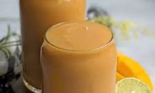 आम केला पपीता स्मूदी रेसिपी आम केला पपीता स्मूदी रेसिपी