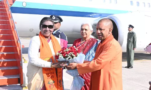 महाकुंभ 2025: राष्ट्रपति मुर्मू आज संगम में लगाएंगी आस्था की डुबकी, प्रयागराज पहुंचीं