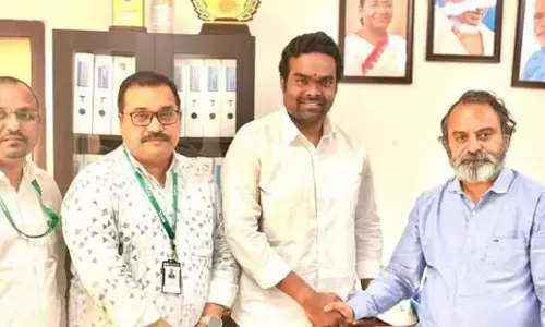 Telangana: यूनियन नेता ने आरएफसीएल में यूरिया उत्पादन की सराहना की Telangana: यूनियन नेता ने आरएफसीएल में यूरिया उत्पादन की सराहना की