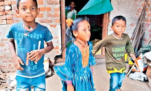 Odisha: बुखार से मर गए माता-पिता