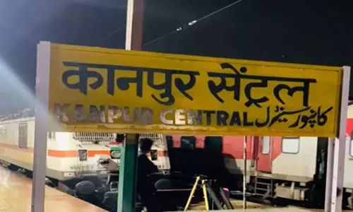 Kanpur: रेलवे स्टेशन पर एक बड़ा हादसा होने से बाल बाल बच गया