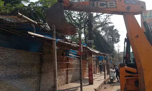 Assam : सार्वजनिक स्थानों पर पुन कब्ज़ा करने के लिए सिलचर में अतिक्रमण हटाया गया