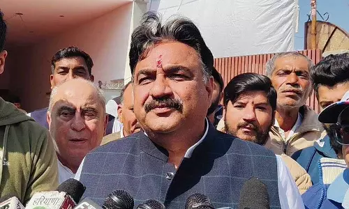 Haryana के डिप्टी स्पीकर मिड्ढा ने यमुना पर टिप्पणी को लेकर केजरीवाल की आलोचना Haryana के डिप्टी स्पीकर मिड्ढा ने यमुना पर टिप्पणी को लेकर केजरीवाल की आलोचना